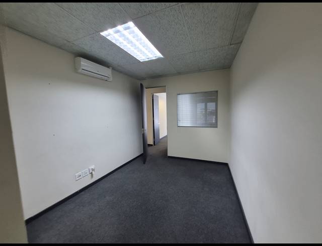 348M² OFFICE TO LET IN BRUMA